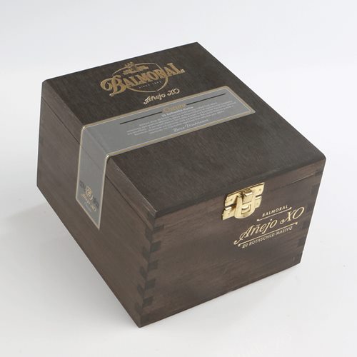 Balmoral Anejo XO Masivo Oscuro Rothschild (5.0"x55) BOX (20)